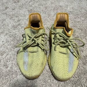 Yeezys size 6